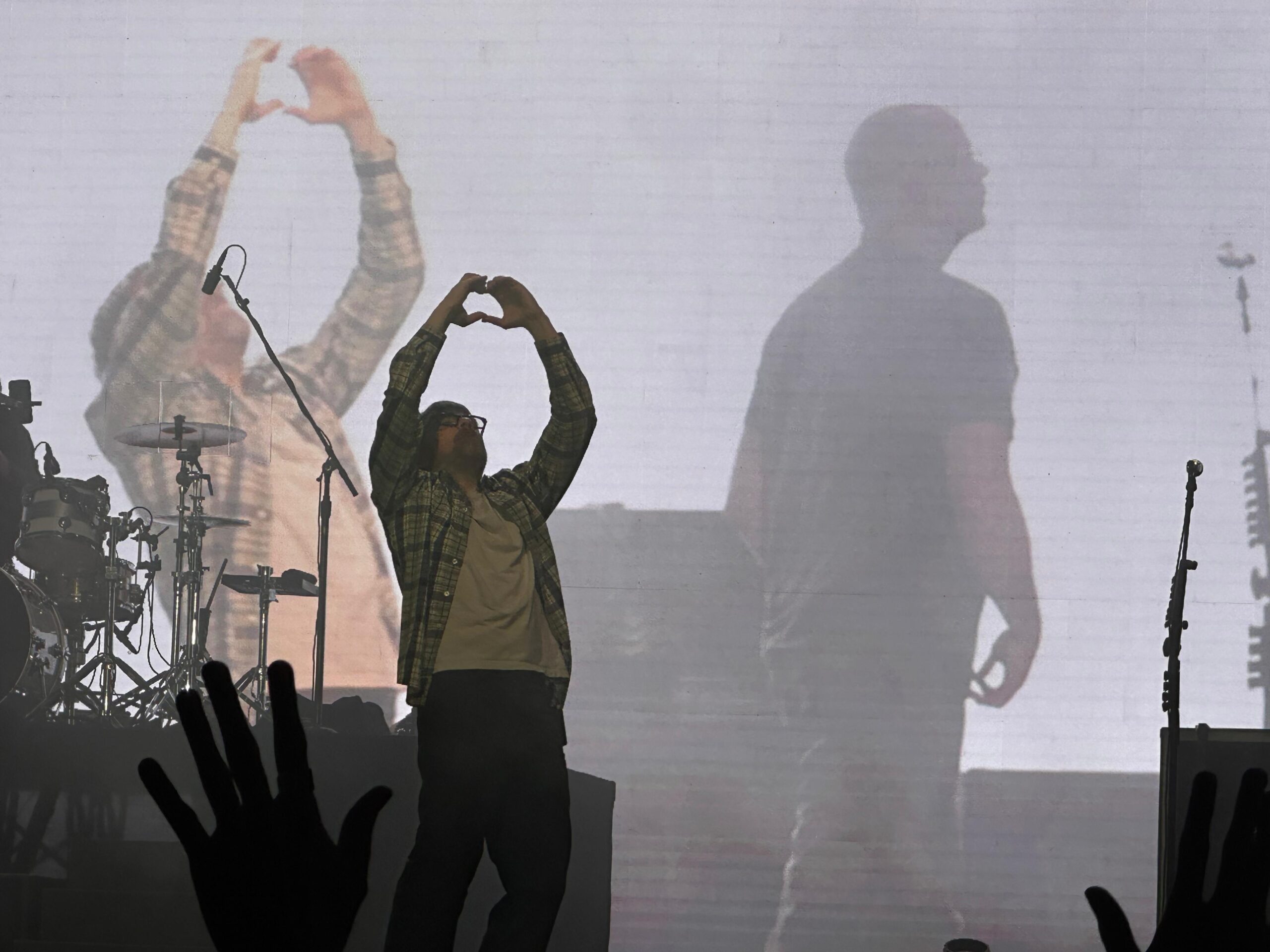 Rivers Cuomo do Weezer durante festival no Ibirapuera. - Foto Por- Rafael Chioccarello (Hits Perdidos)