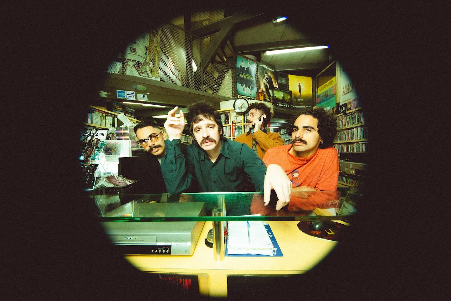 Walfredo em Busca da Simbiose - Indie Neon - Foto Por Mauricio Saldanha (@mausaldanha)