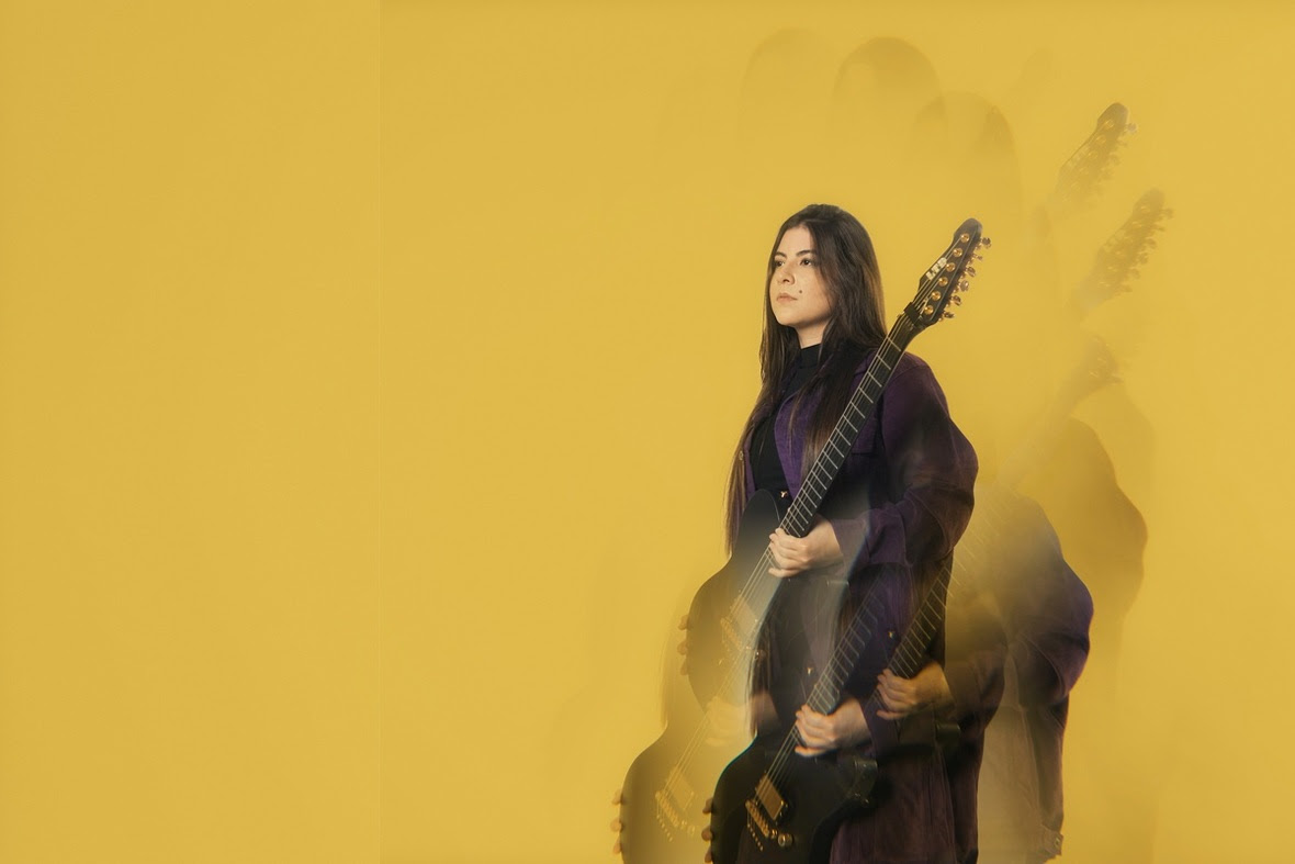 Jéssica Falchi ressurge pós-Crypta com “Solace”, um manifesto instrumental de técnica e liberdade