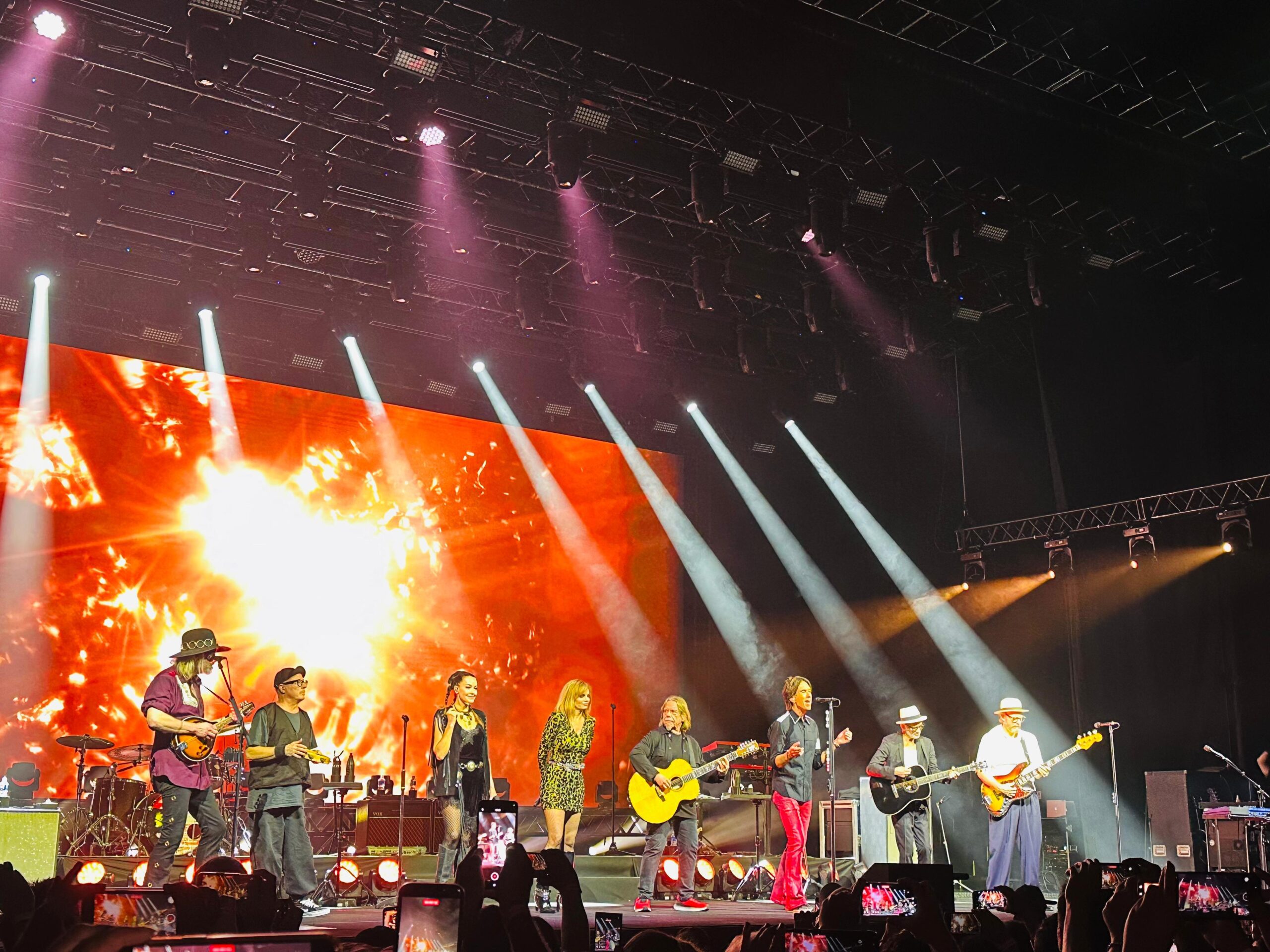 Roxette toca "Church of Your Heart" com bandolim durante apresentação em São Paulo em 2026